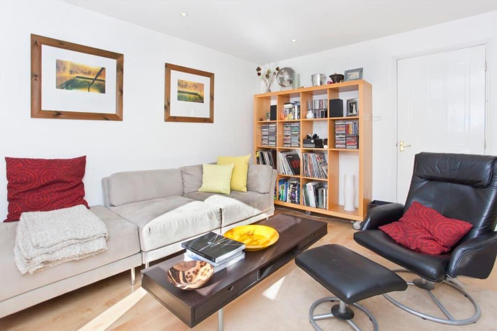 Walking Distance To Racecourse And City Centre York Exterior photo